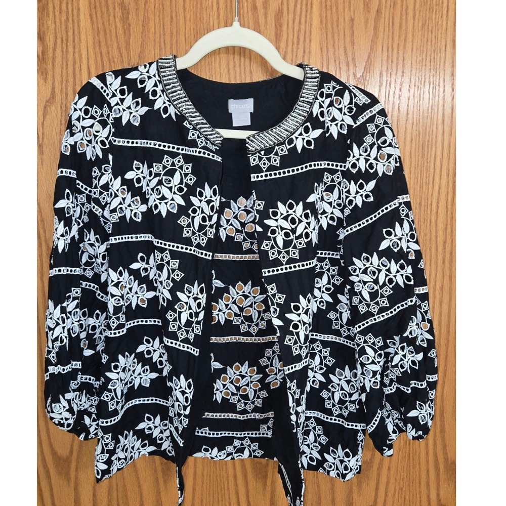 Chicos Black White Embroidered Eyelet Beaded Jacket Size 0 S Small Womens‎